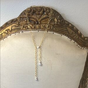 Elegant Gold Necklace with Pearls